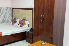 HOTEL THE MOON STONE, ZIRAKPUR