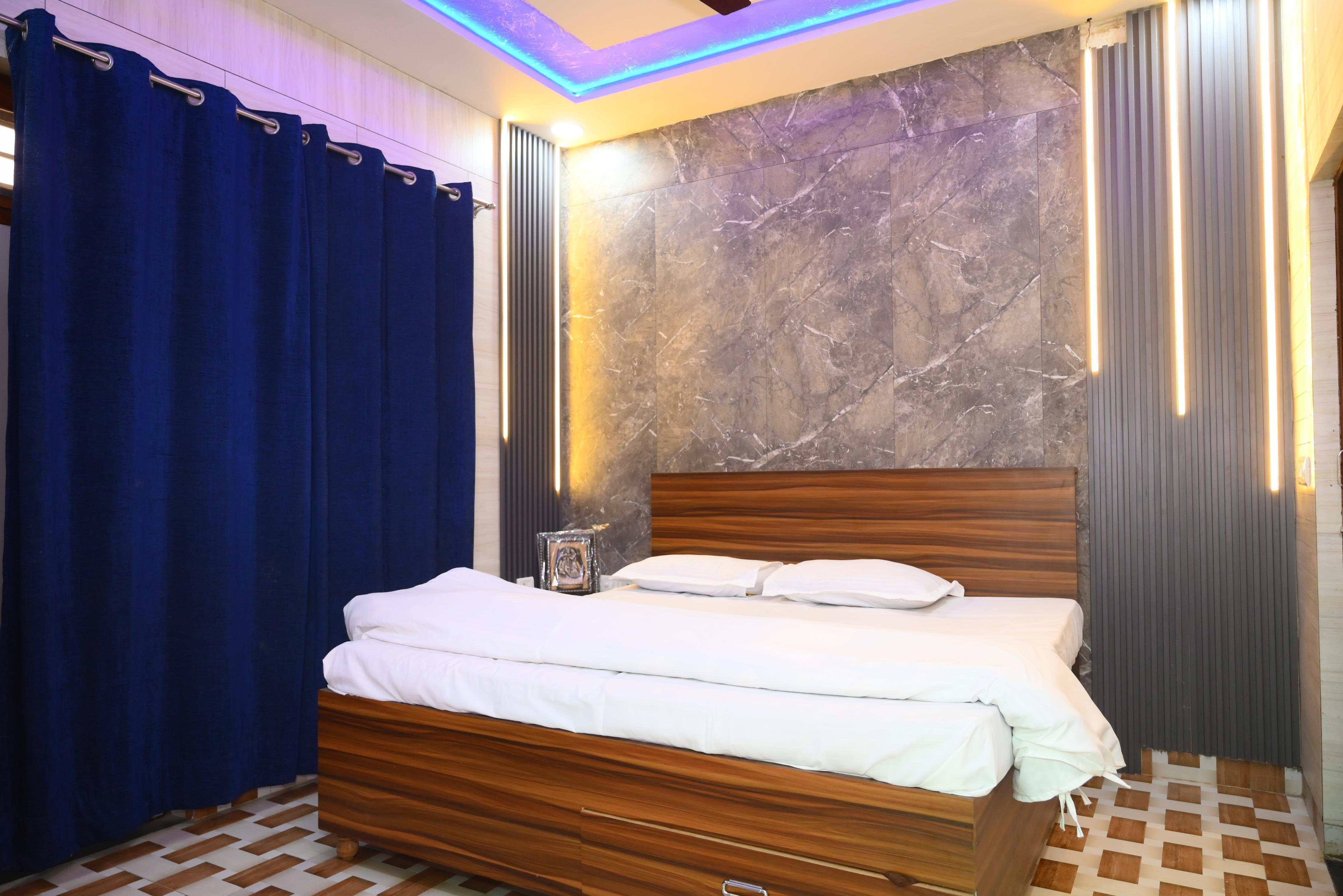 Sadhana Homestay - Tap to explore photos