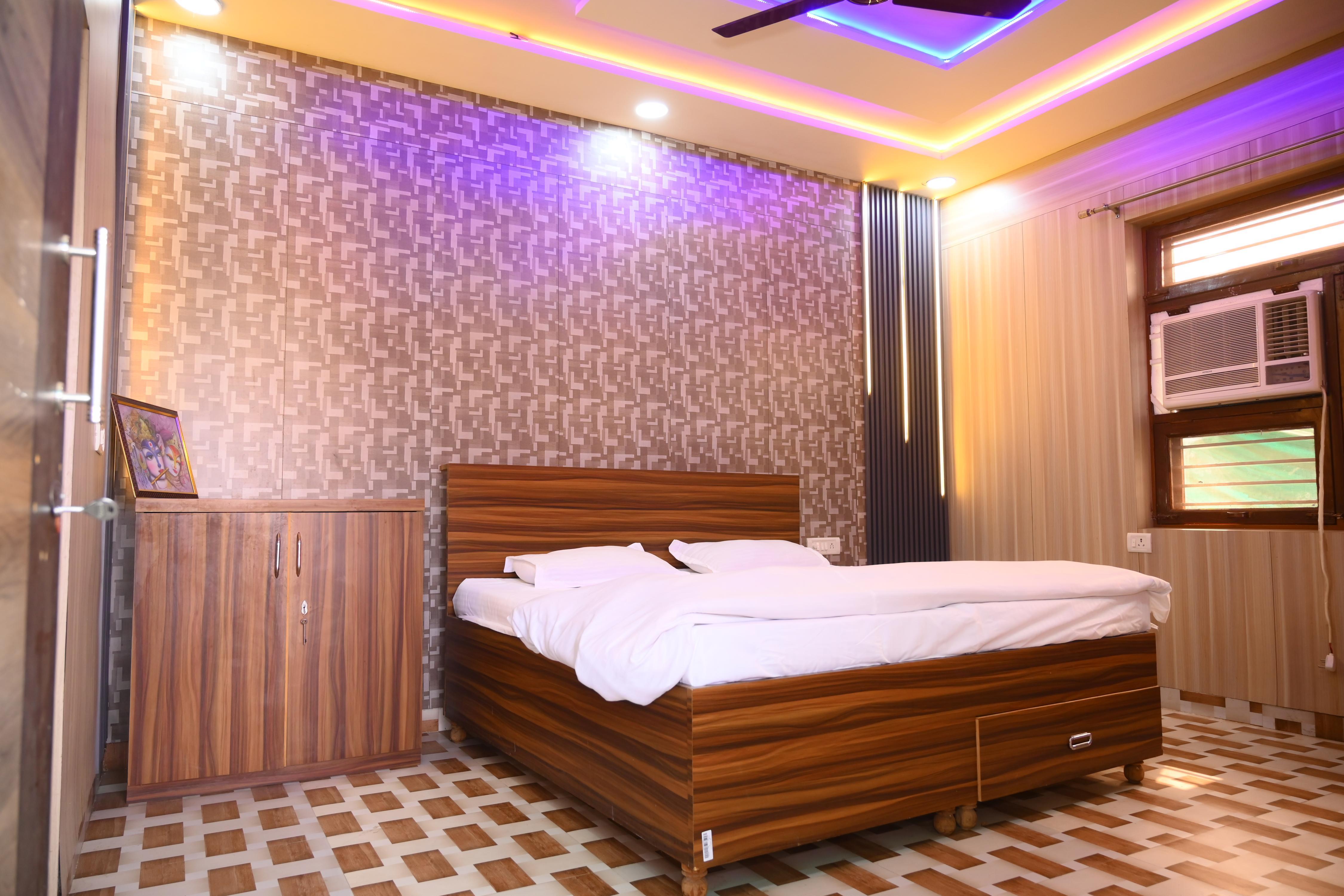 Sadhana Homestay - Tap to explore photos