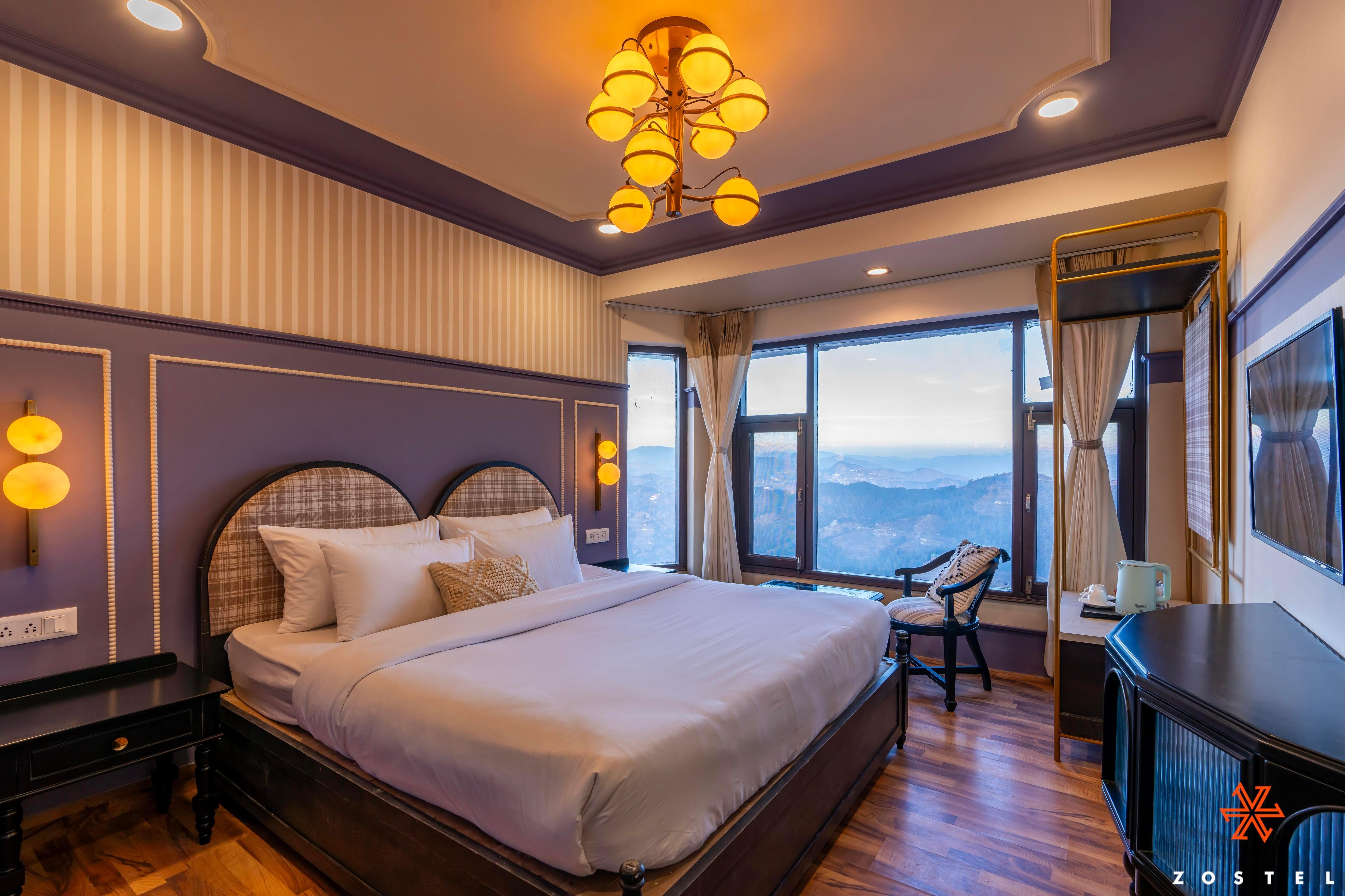 Zostel Kufri Room Type - Standard Room (with mountain view)
