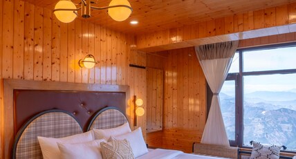 Zostel Kufri Room Type - Superior Room (with balcony and mountain view)