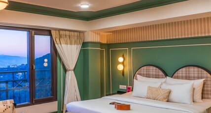 Zostel Kufri Room Type - Premium Room (with balcony and mountain view)