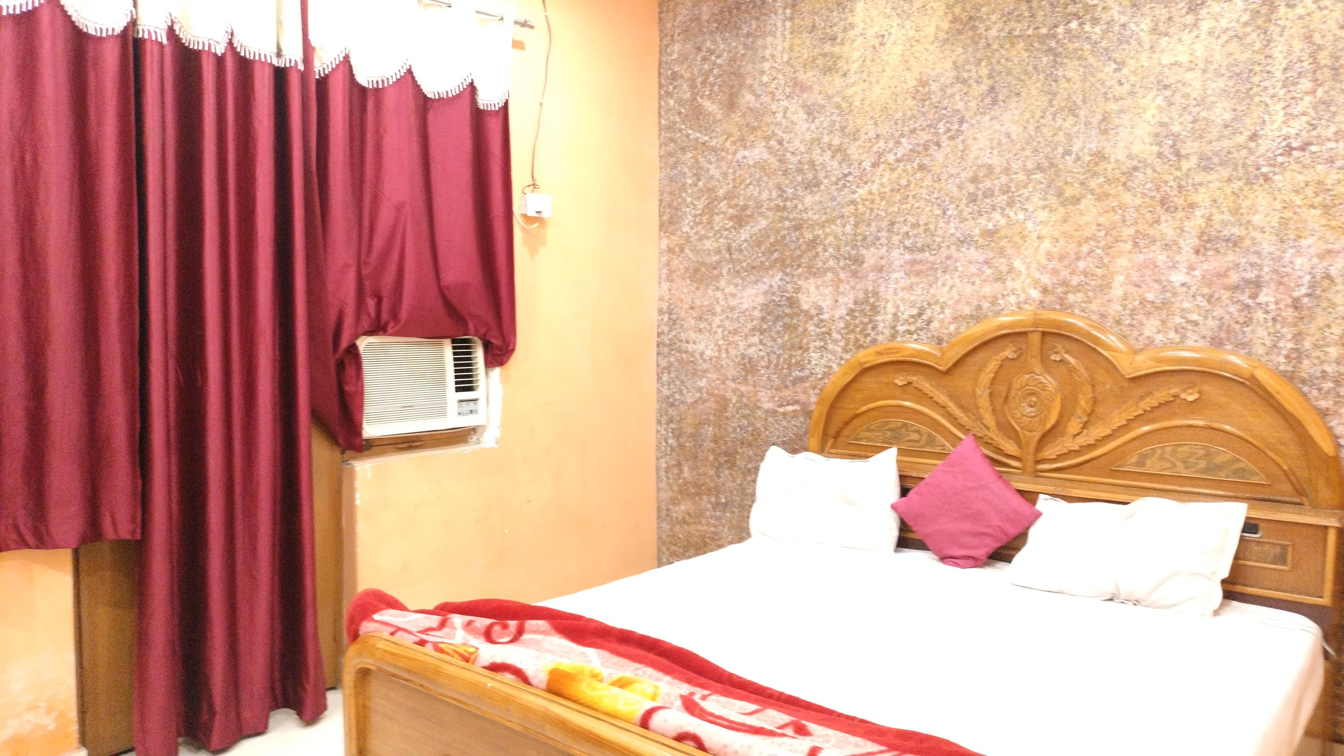Shruti Guest House - Tap to explore photos