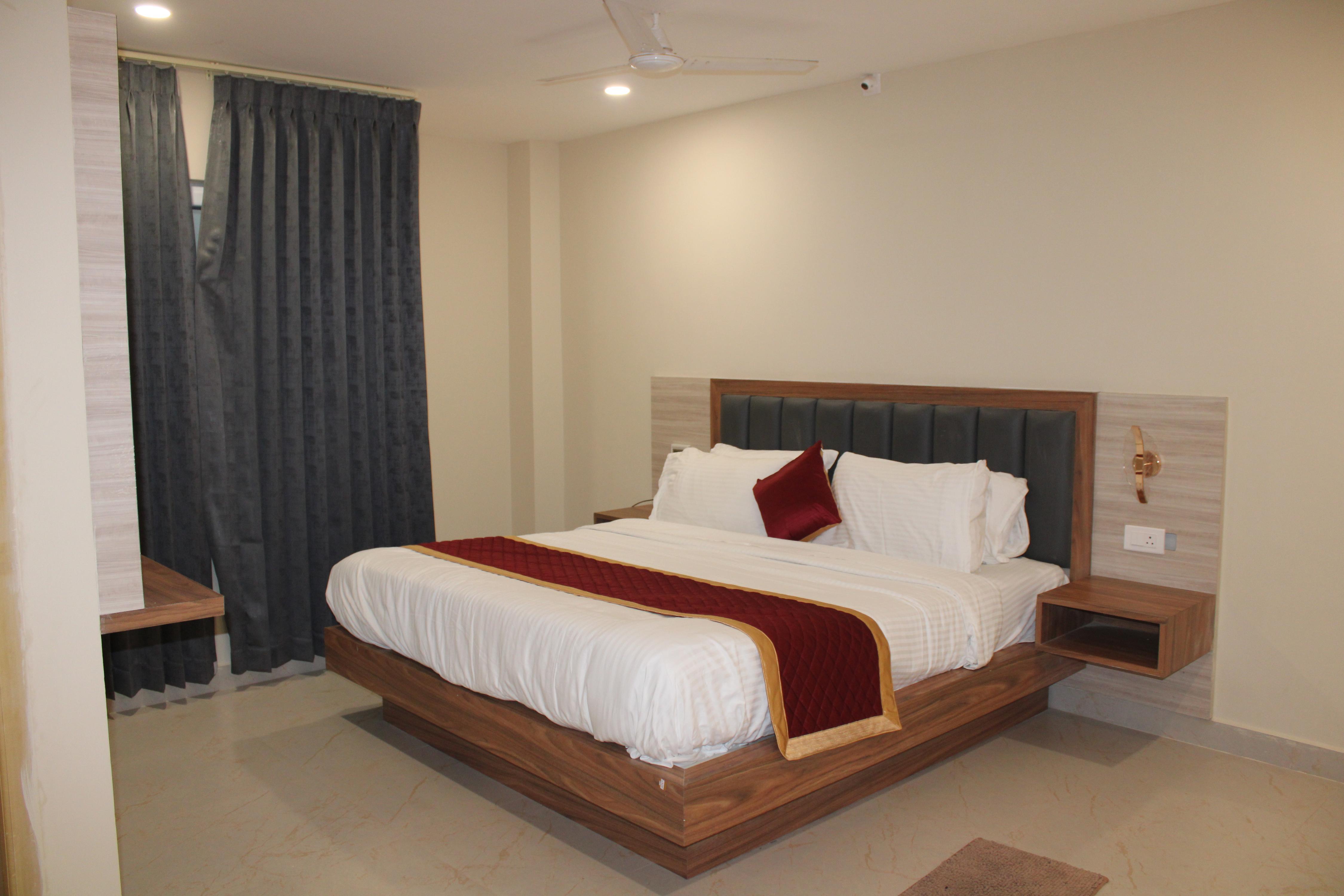 Siva Subramaniyar Residency - Tap to explore photos