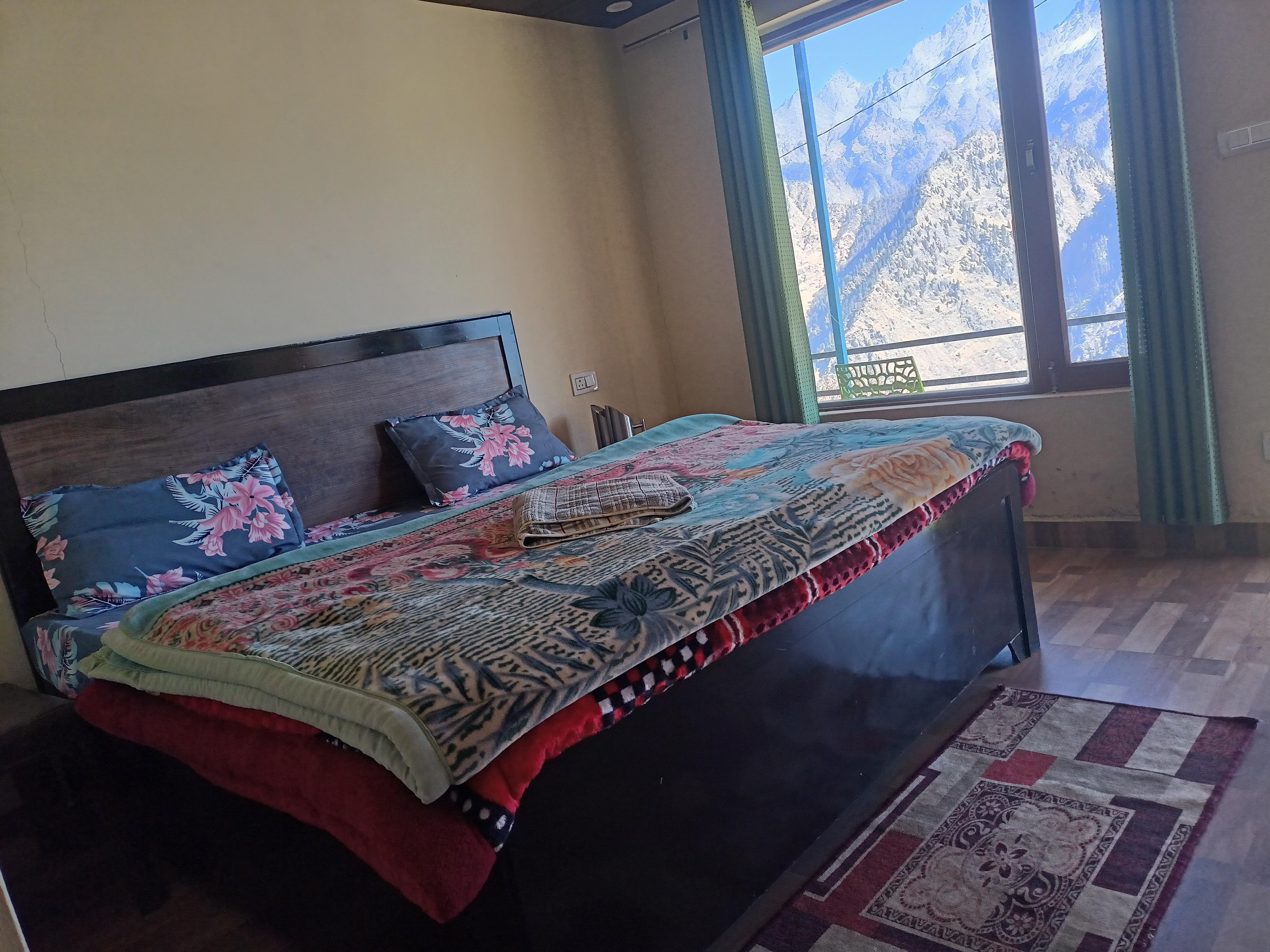 Land of a thousand hill auli - Tap to explore photos
