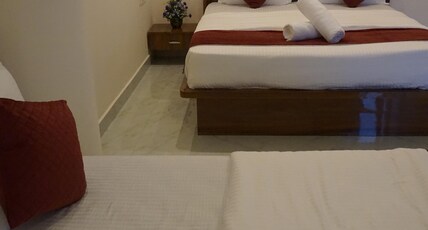 D D Luxury Inn Room Type - Standard Triple Balcony