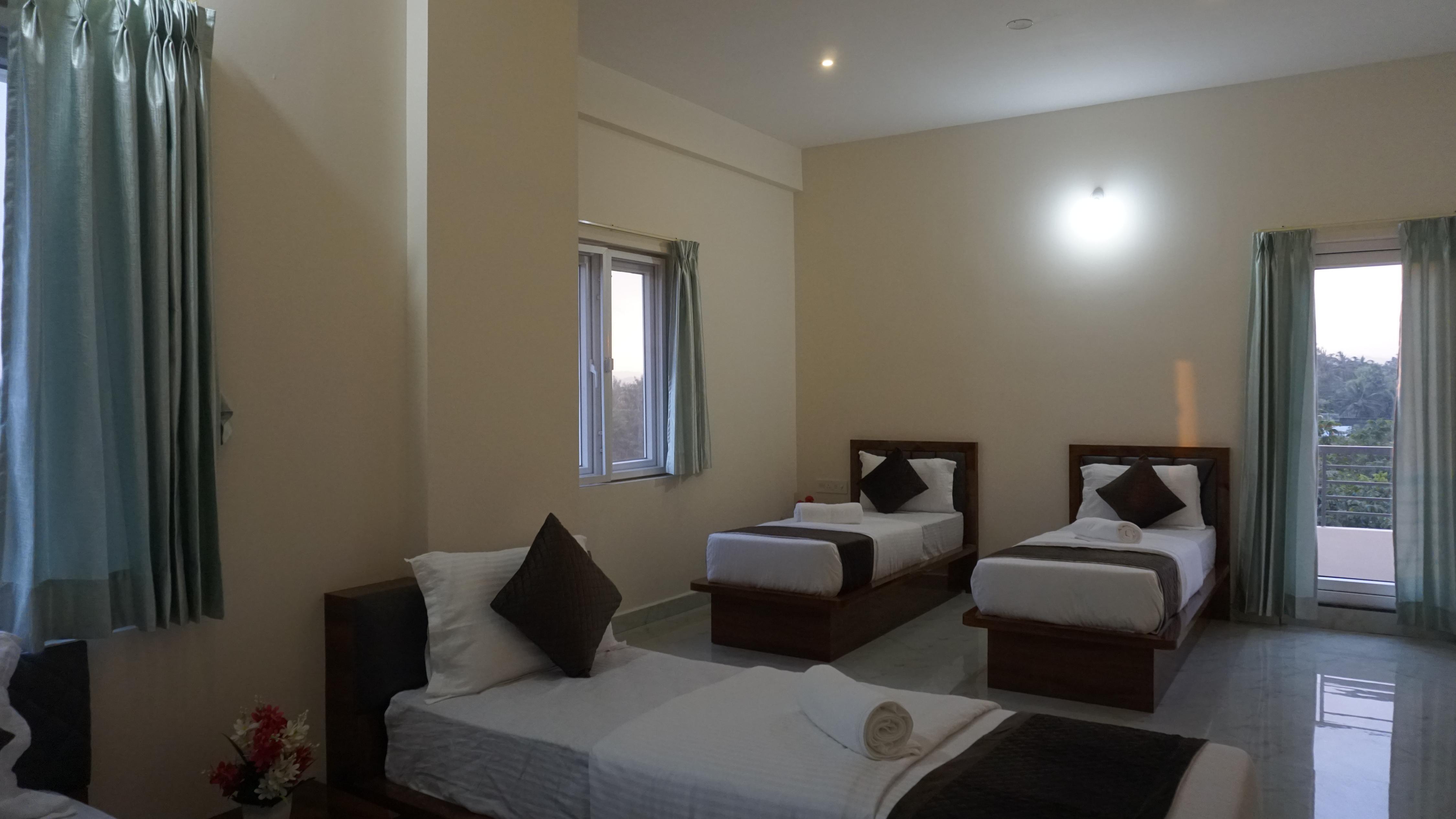 D D Luxury Inn - Tap to explore photos