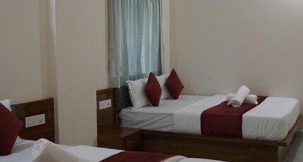 D D Luxury Inn Room Type - Standard Twin Double Bed