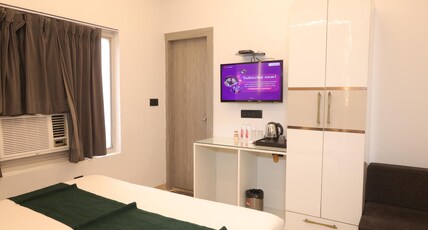 Hotel Paras Room Type - Deluxe Room
