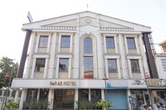 Hotel Paras