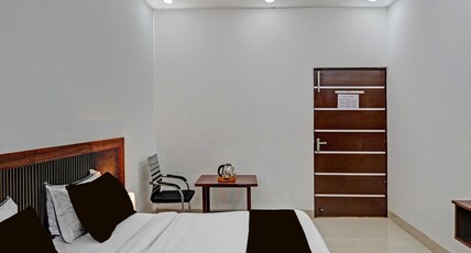 Hotel O Sector 110 Noida Formerly Luv Kush Tower Bhangel Room Type - Classic