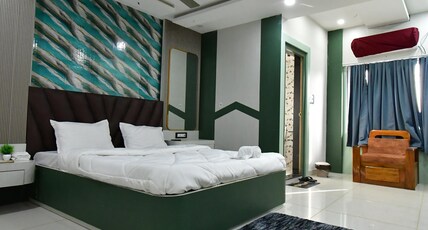 Asha Banquet And Hotels Room Type - Luxury Room