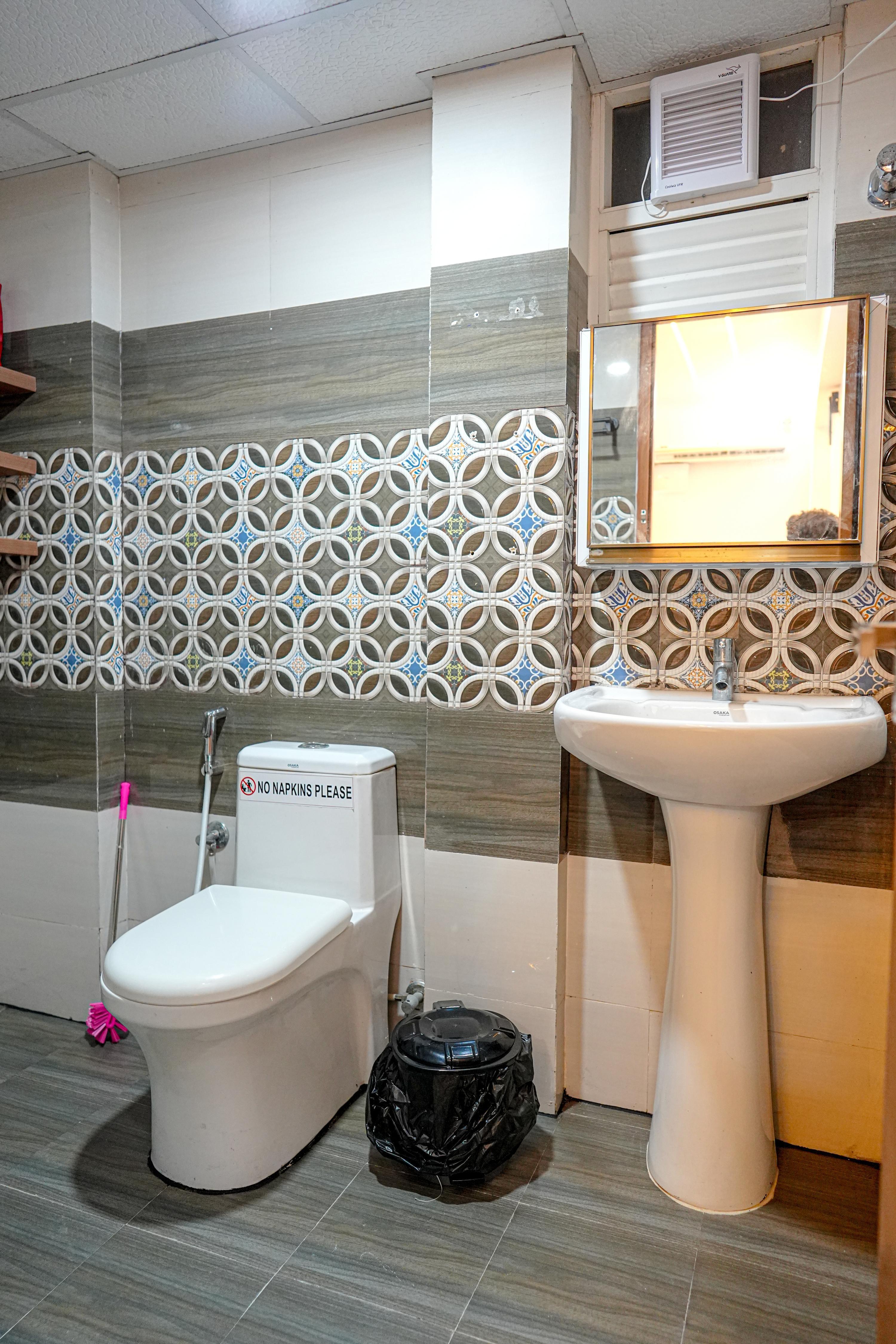 Room in Guruvayoor - Tap to explore photos