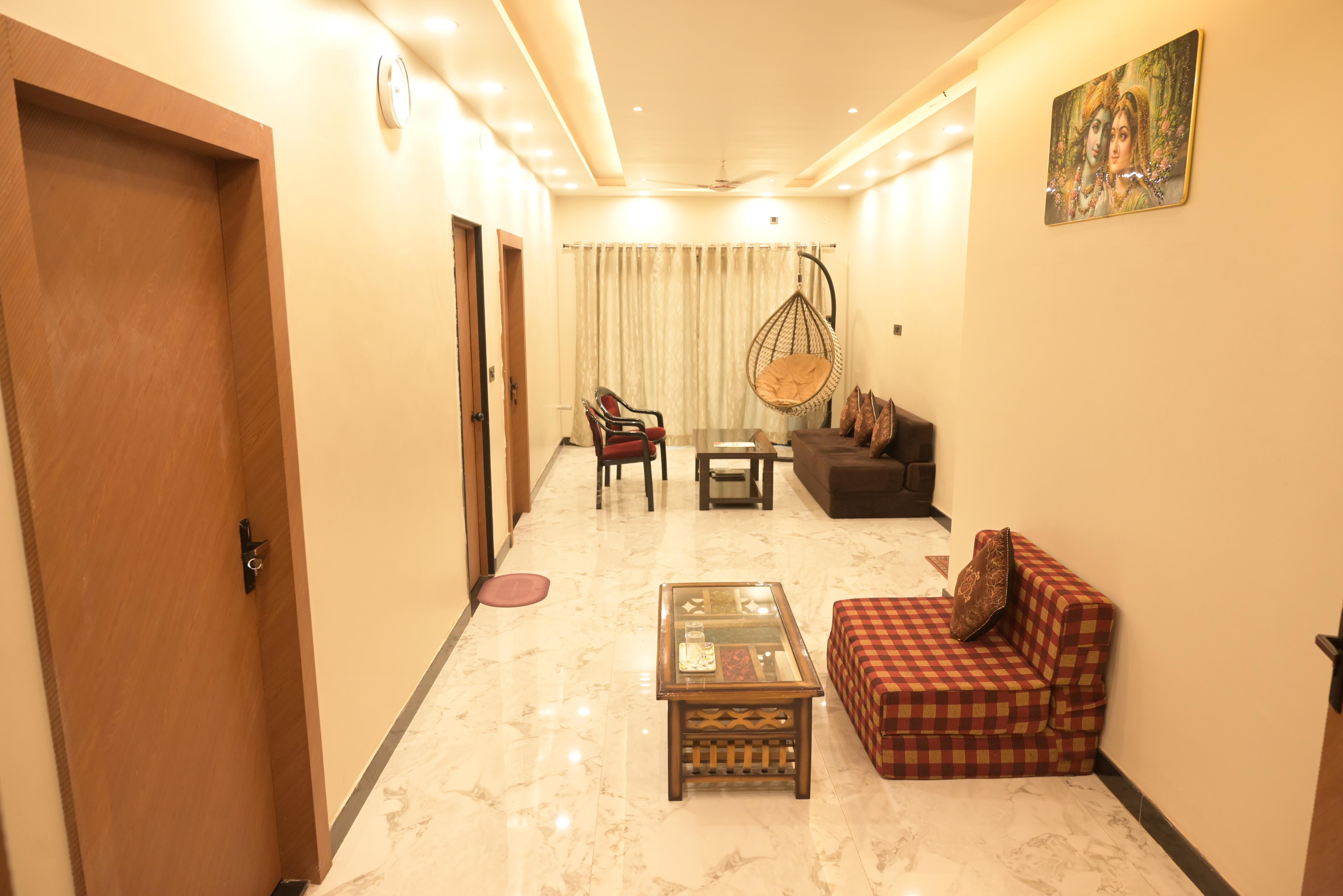 Nandi Niwas I 5 Bedroom Flat Near Sankat Mochan - Tap to explore photos