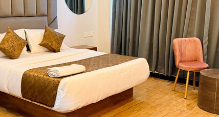 Revelon Grand Hotel Room Type - Deluxe Room