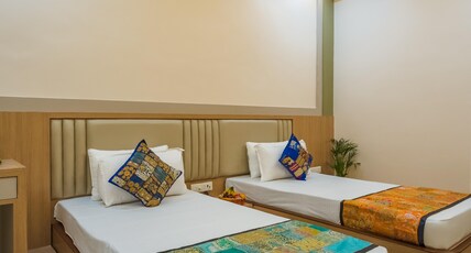 Tripli The Pinakin Stays Room Type - Deluxe Twin Room
