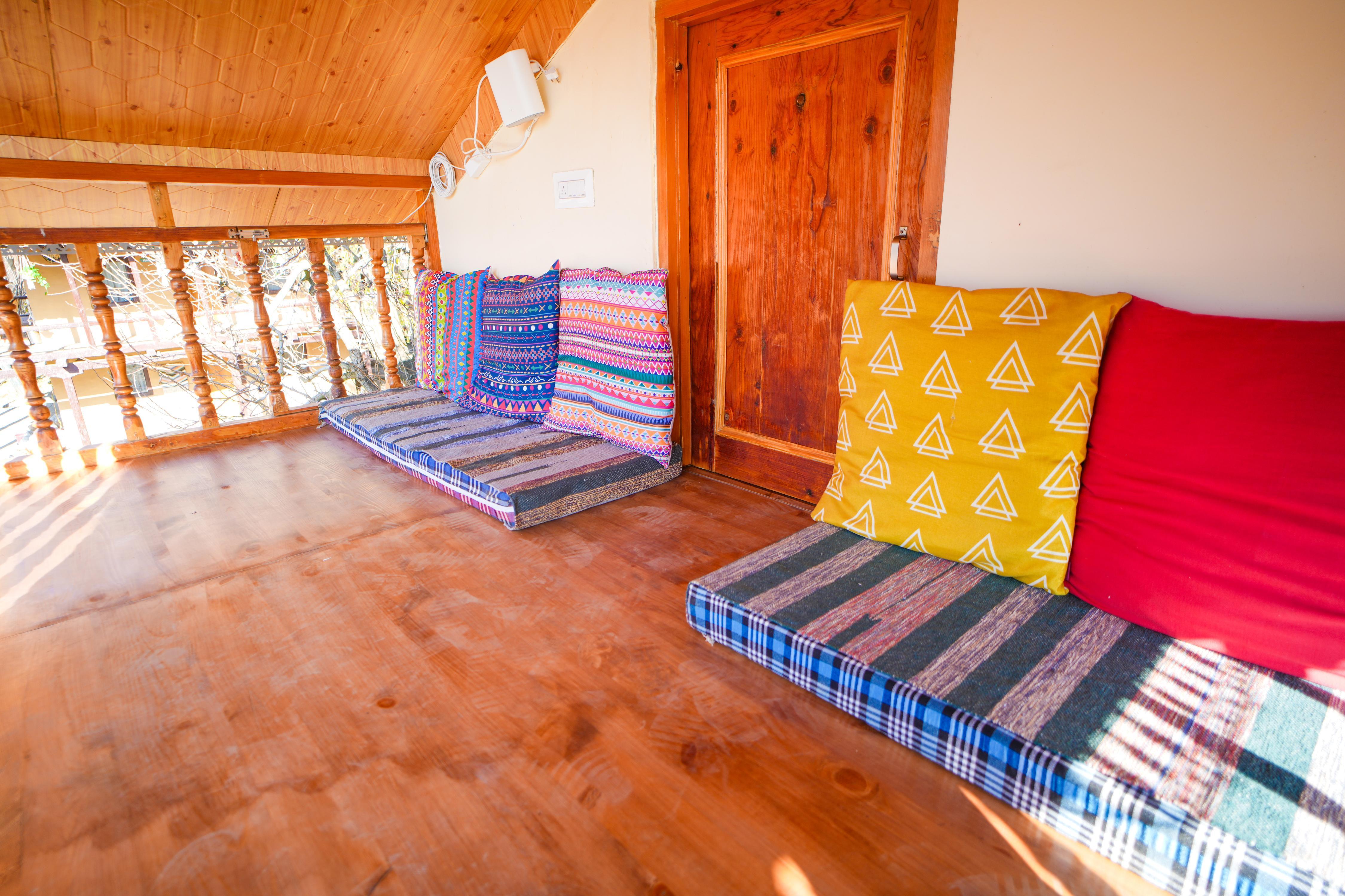 Flustern Kasol - Tap to explore photos