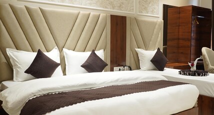 Hotel The Royal King Room Type - Royal King Suite
