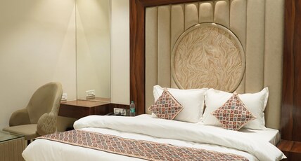 Hotel The Royal King Room Type - Royal Classic Room