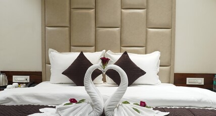 Hotel The Royal King Room Type - Royal Deluxe Room