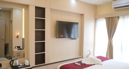Hotel Divine International Room Type - DELUXE ROOM