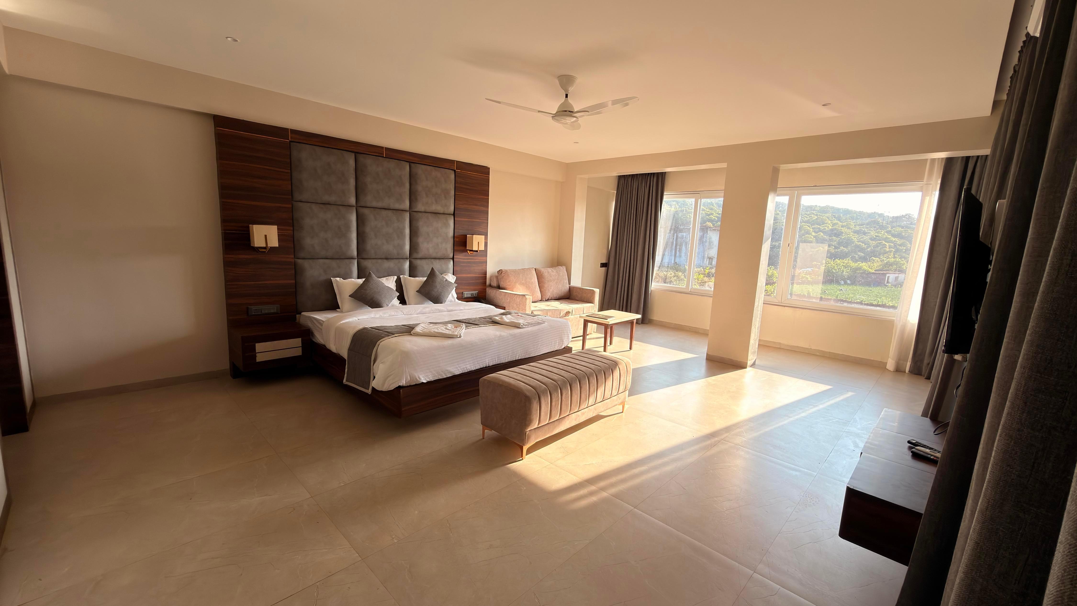 Hirkani Lake Recidency - Tap to explore photos