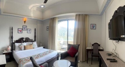 Trulyy The Kanooja Palace (Lake Facing) Room Type - Lake View Suite Rooms