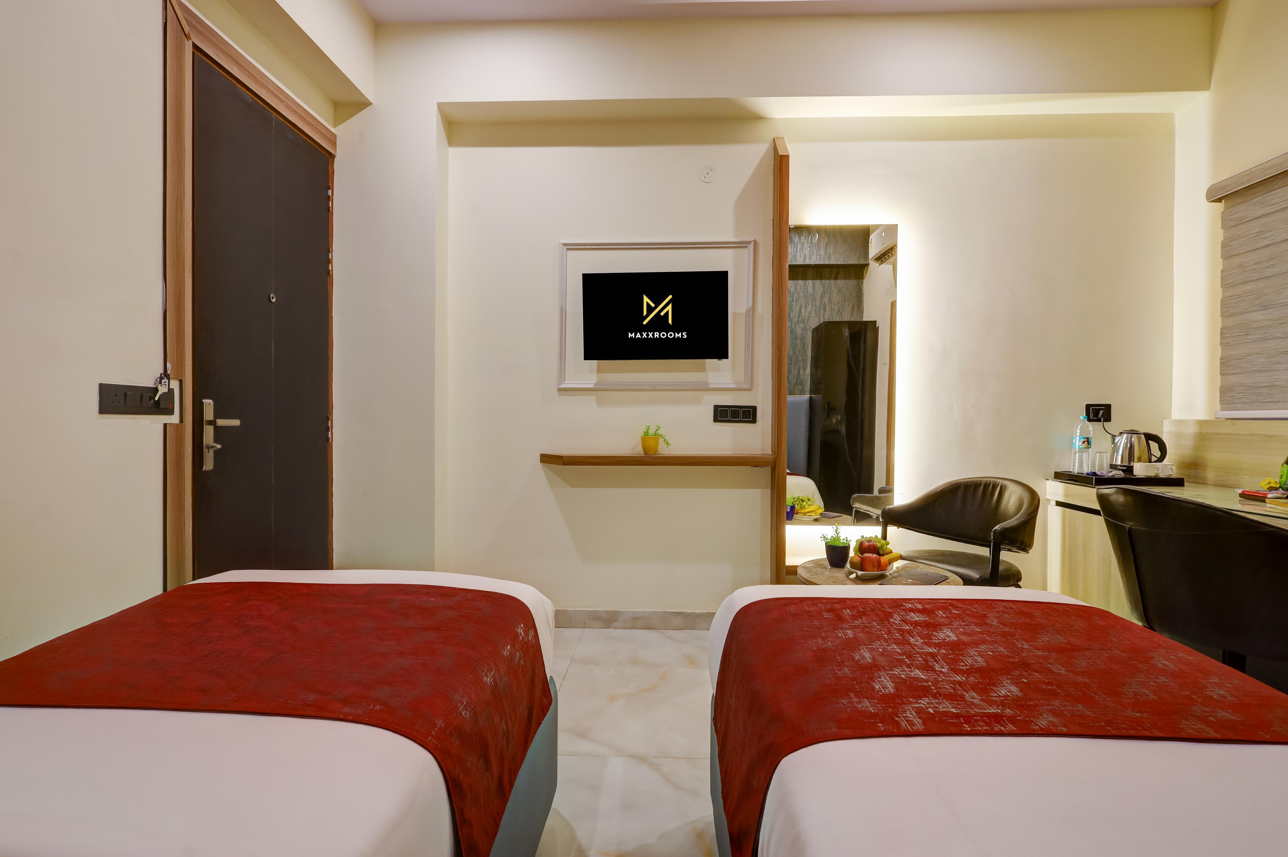 Maxx Elite Near Maruti Udyog - Tap to explore photos