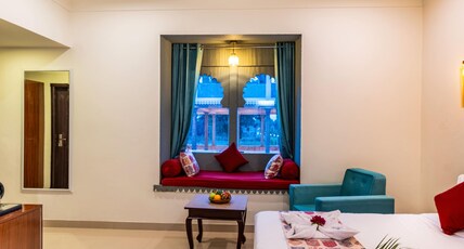 THE MEWAR RESORT & GARDEN Room Type - Vintage Sunset View Bed Room