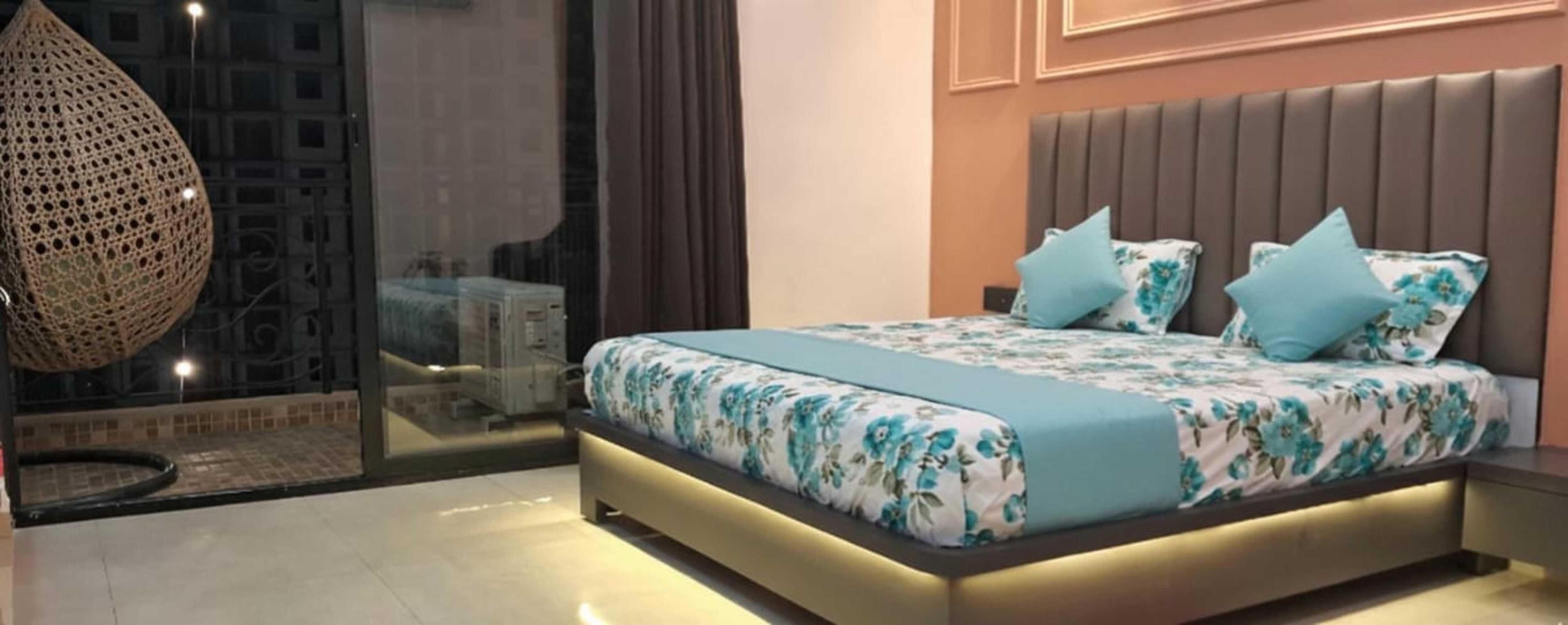 Luxury Rooms, Lucknow - Tap to explore photos