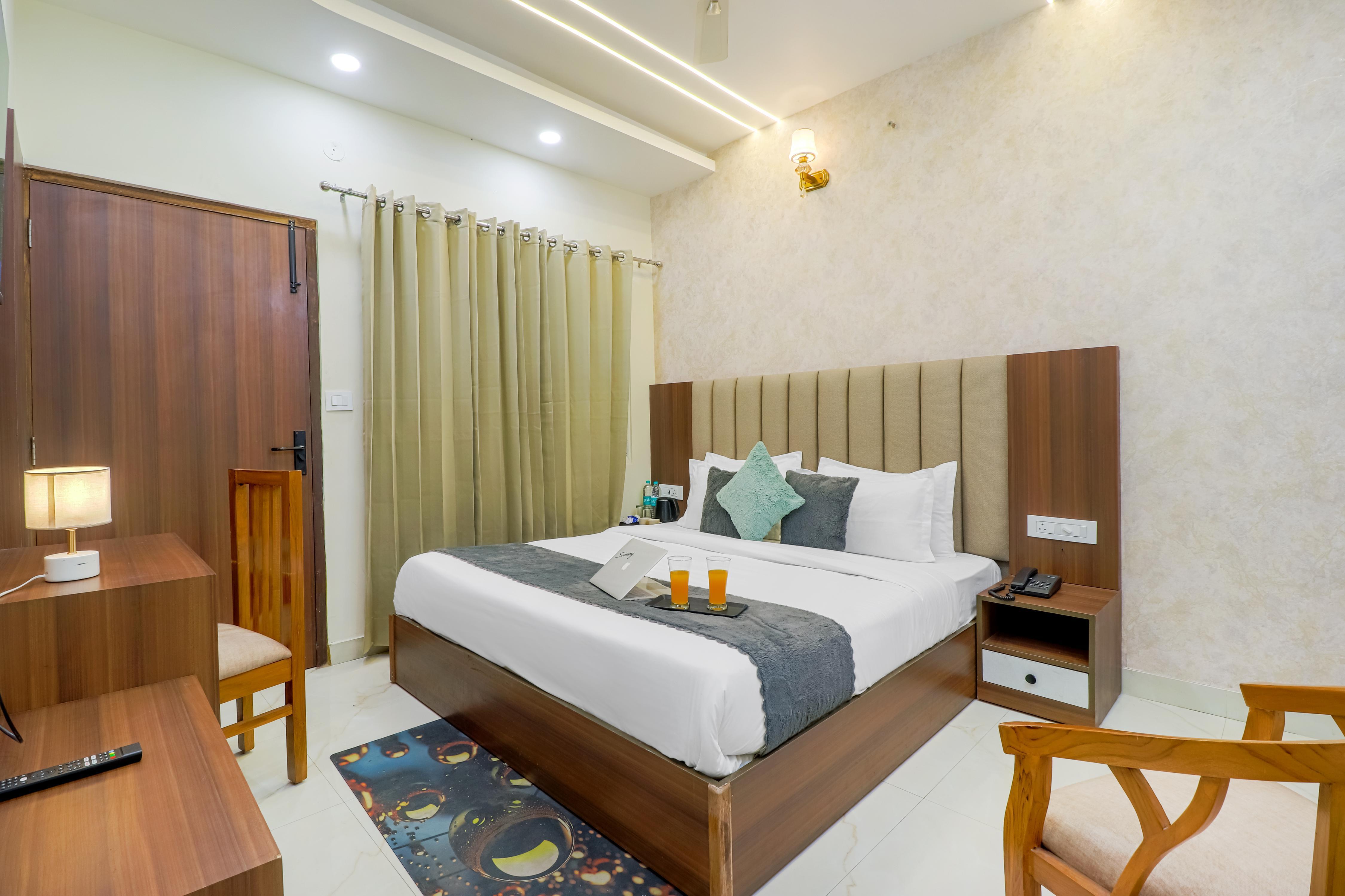 Hotel RK Residency Near indresh hospital Room Type - Deluxe Room