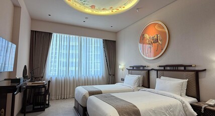 De Lush Resorts Pune Room Type - Deluxe Twin Room with Work Desk
