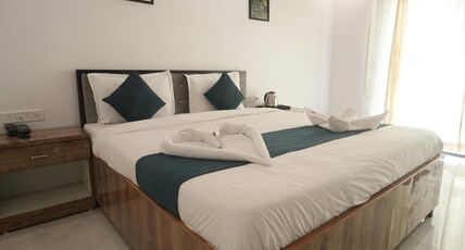 Hotel Winter Cloud Room Type - Deluxe Balcony Hill View