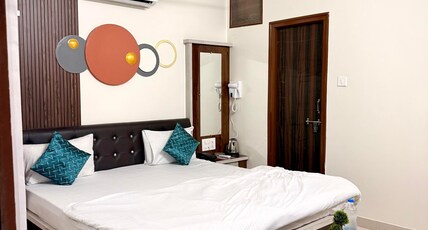 Hotel Shree Siddhi Vinayak Room Type - STANDARD ROOM WITH BREAKFAST