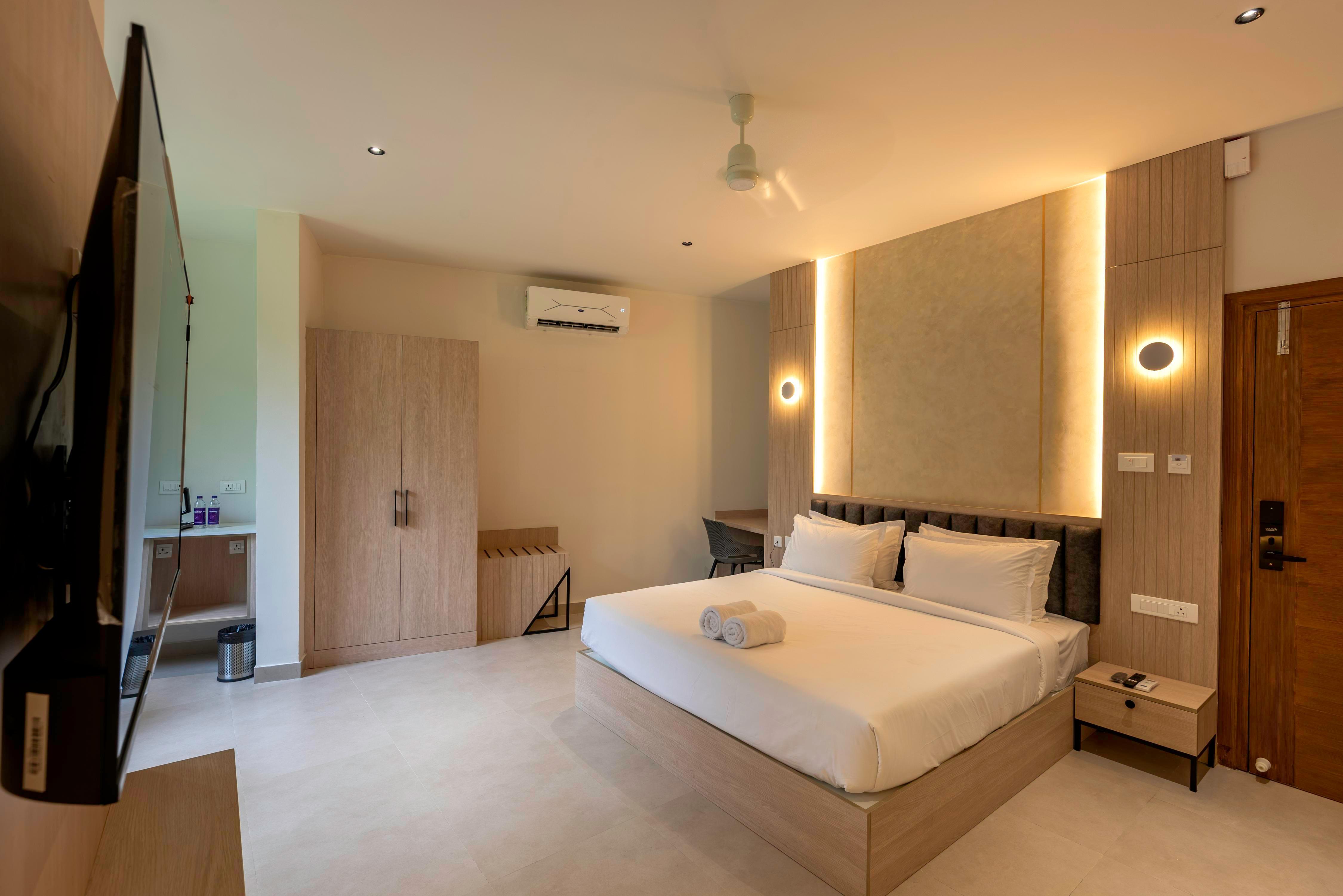 THE CONTINENTAL SUITES Room Type - GRAND ROOM