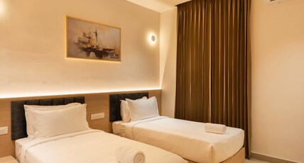 THE CONTINENTAL SUITES Room Type - EXECUTIVE TWIN