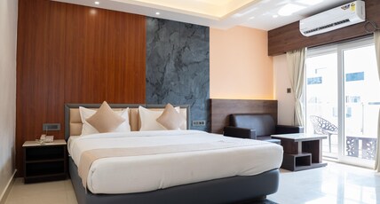 TRAYEE INTERNATIONAL Room Type - Super Deluxe Room