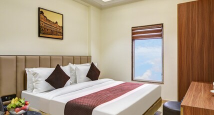 Hotel Heritage Suites Near Ashok Vihar Room Type - Infinity Classic Room
