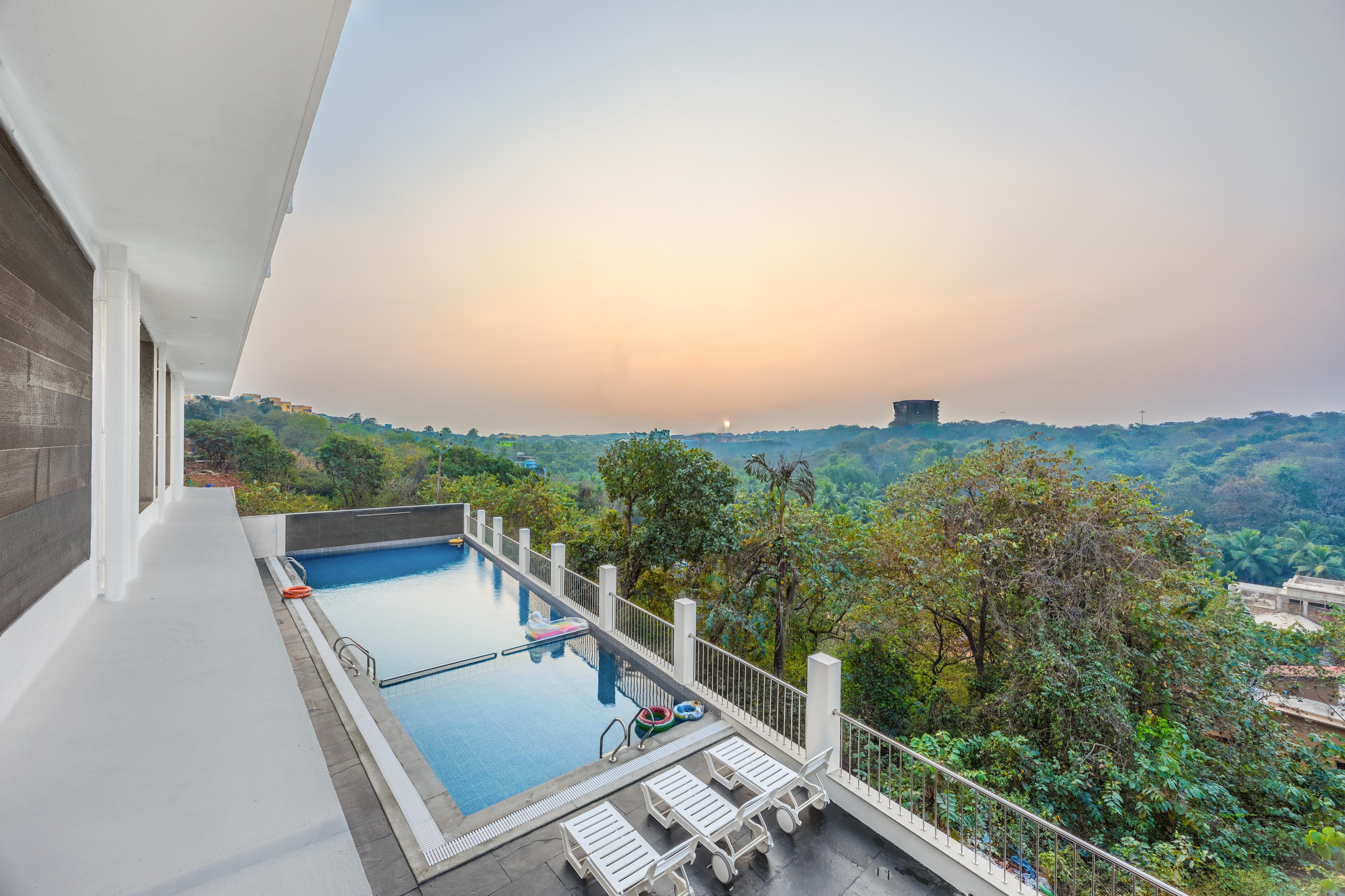 ELIVAAS Signature Midpoint Uno 7 Room Retreat with Pool - Tap to explore photos
