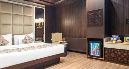 Paradise Hotels Pahalgam Room Type - Deluxe Room with Floor Heated Washroom