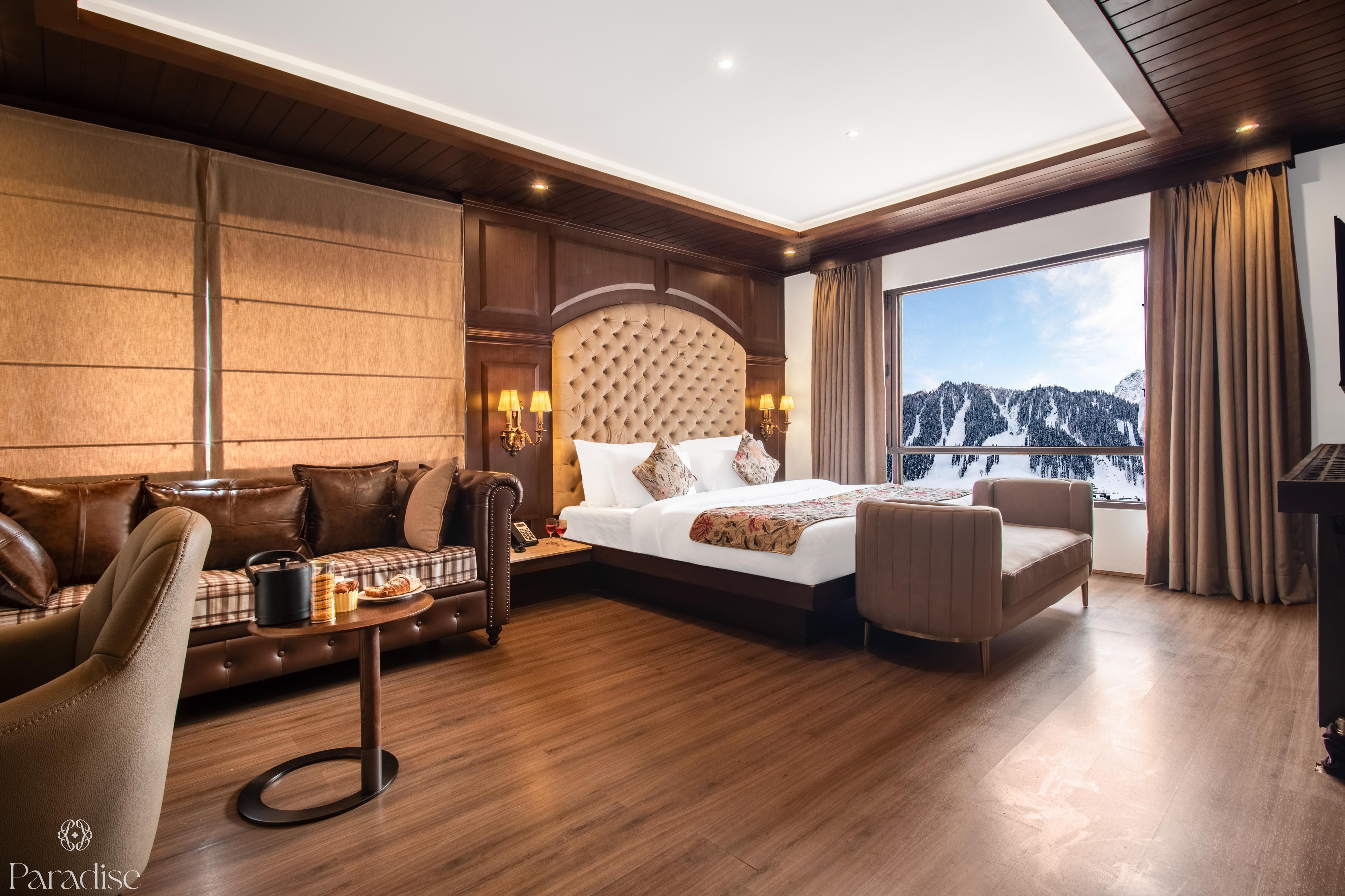 Paradise Hotels Pahalgam Room Type - Premium Room with Floor Heated Washroom