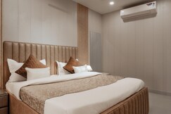 Star Light Suite - Near Max Saket