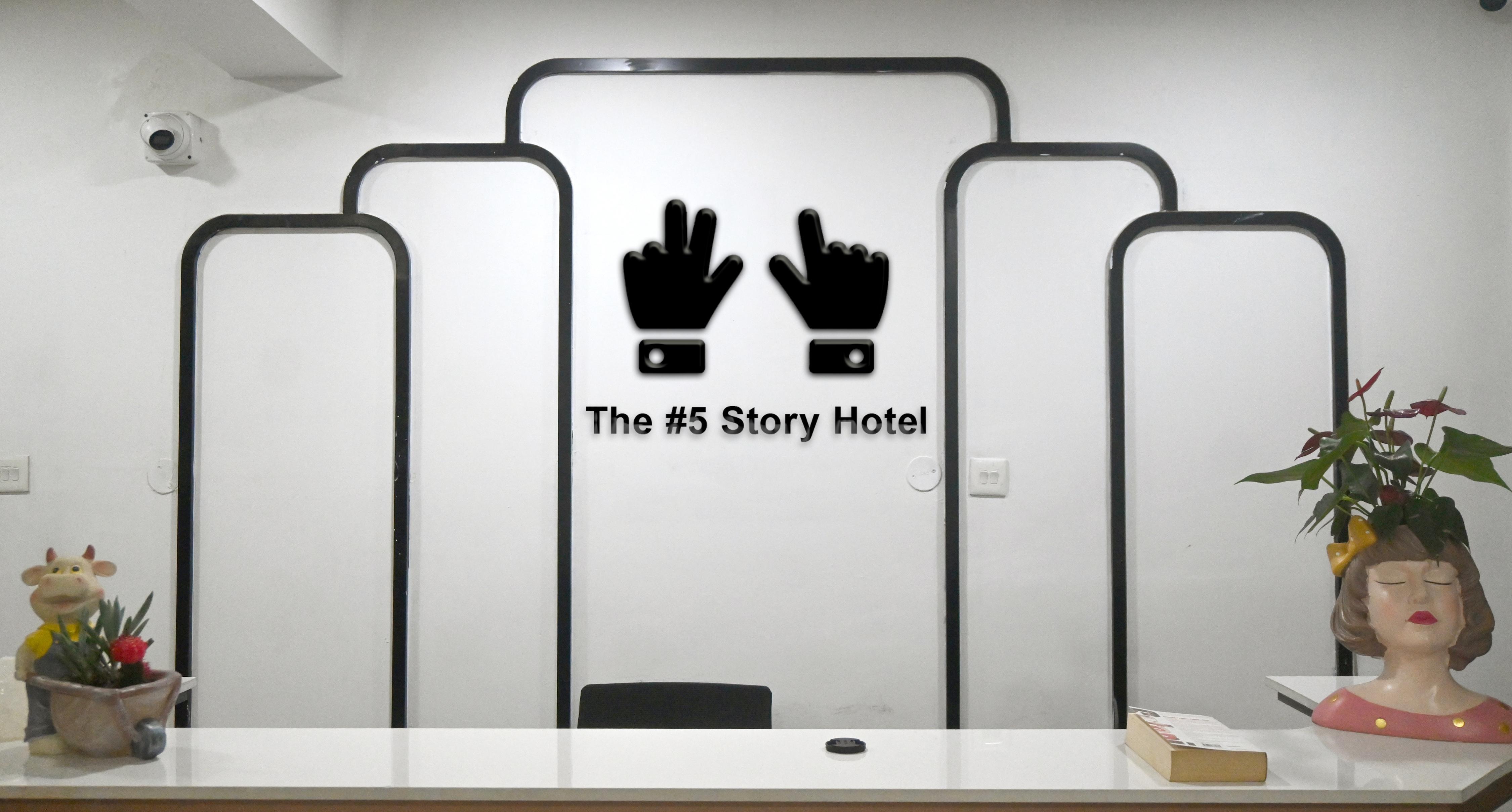 THE 5 STORY HOTEL Room Type - Deluxe Twin Room