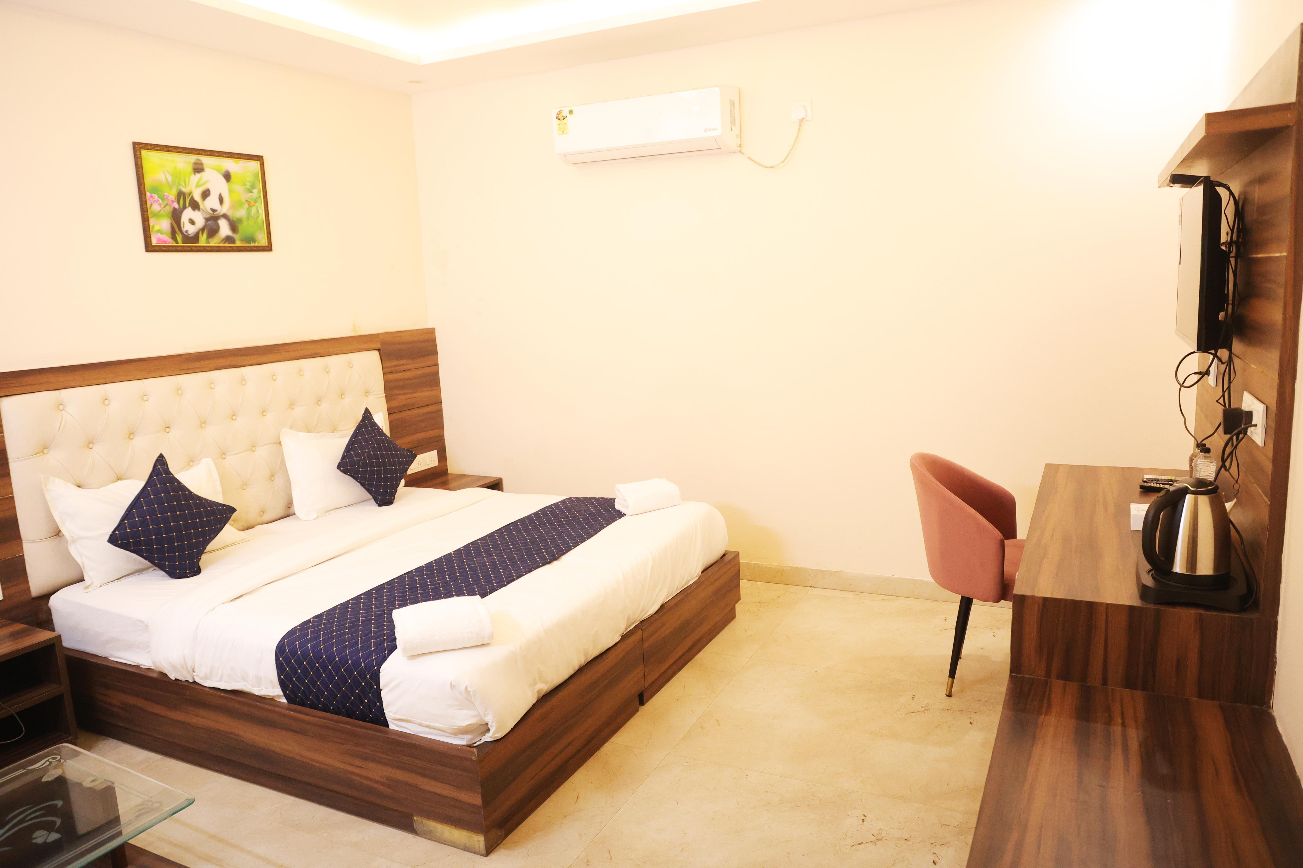 Hotels Mystara - Tap to explore photos