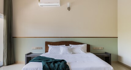 Samarya Chikkamagaluru Room Type - Deluxe Couple Room with Balcony