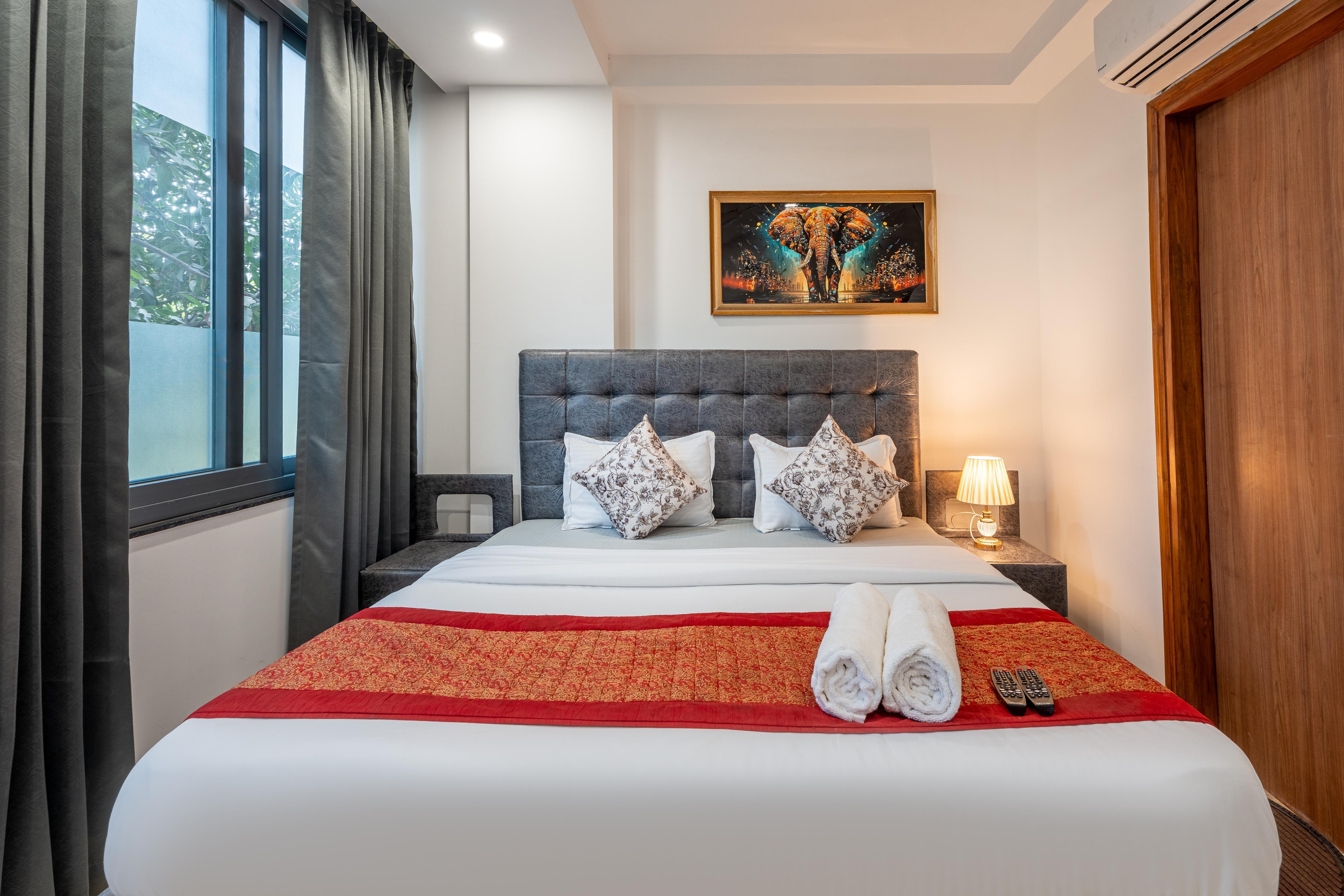 Fortune Home Service Apartment 3Bhk-E69 - Tap to explore photos