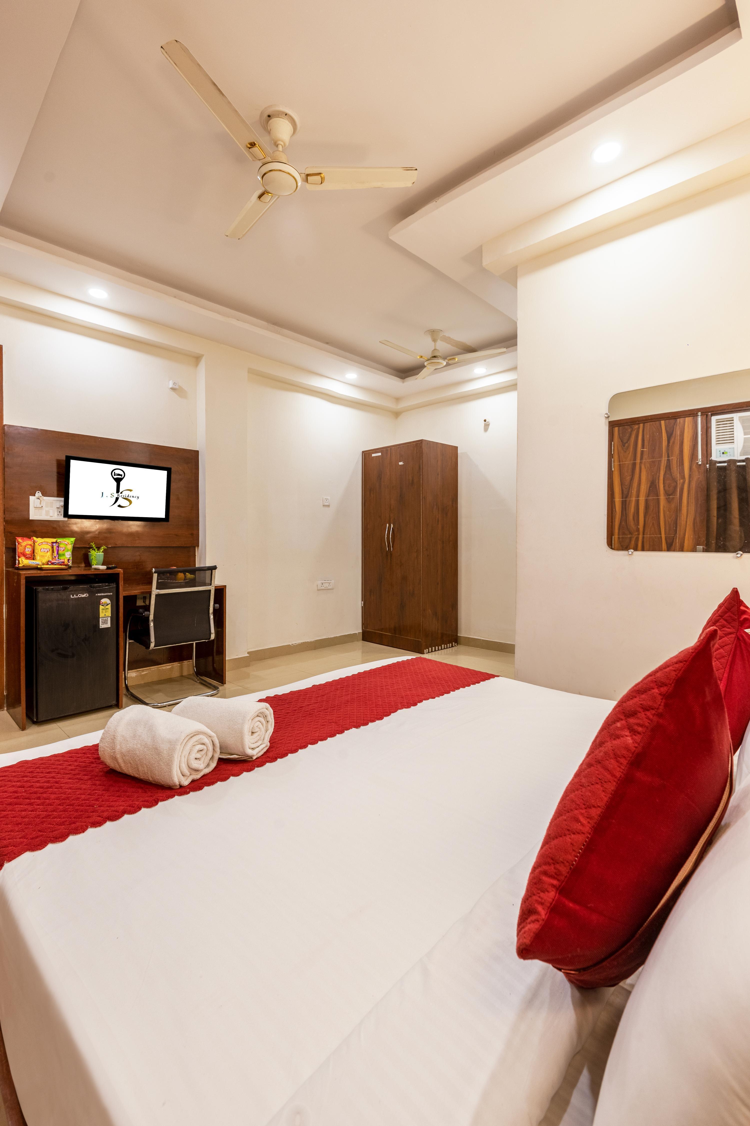 JS RESIDENCY - Tap to explore photos