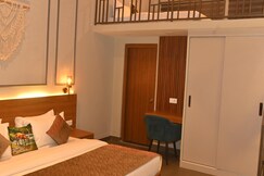 AARUSH HOTEL & RESORT