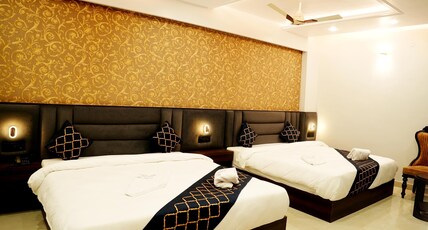 Hotel Shri Vinayak Room Type - Family Room