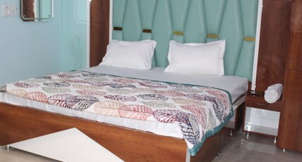 Hotel Aspire Room Type - Deluxe King Bed Room